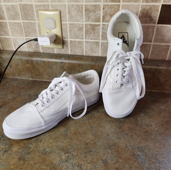 Vans Of The Wall Old Skool Canvas Style White Size 8.5 Women's and 7 Mens - Picture 1 of 9